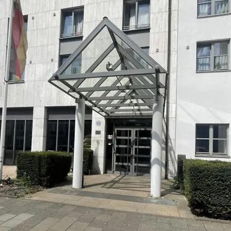 778 Maisonette Naehe Medienhafen * デュッセルドルフ
