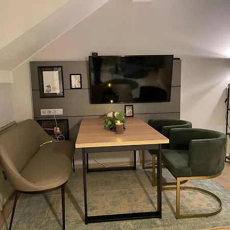 778 Maisonette Naehe Medienhafen * デュッセルドルフ